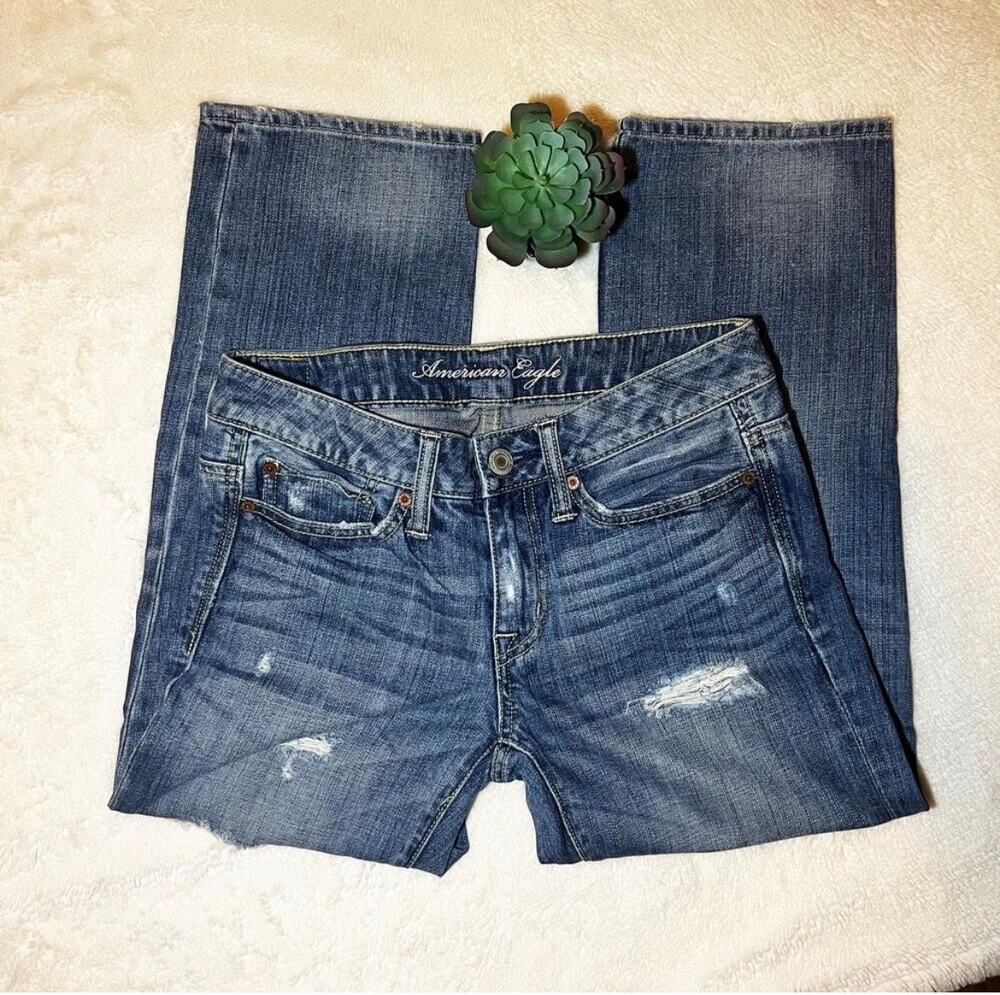 American Eagle Distressed Mid Rise Jeans Women’s Size 2 Medium Wash Straight Leg